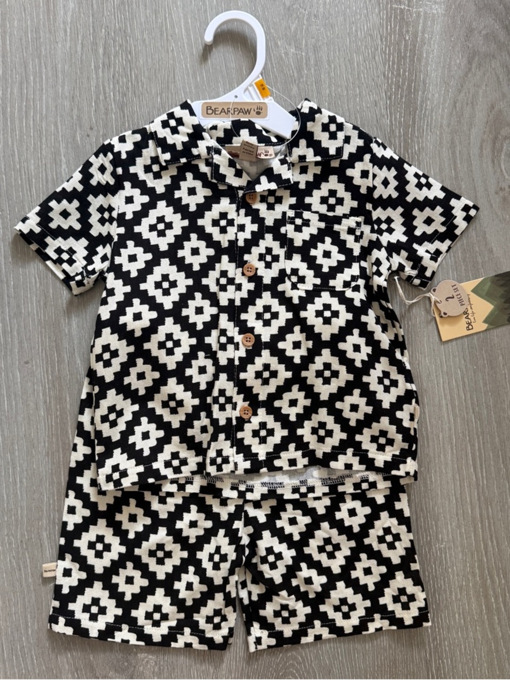 Baby 18M Bearpaw Black & White Geometric 2 Piece Set ** NWT